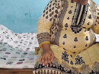 Bocah Tetangga Pakistan Desi Bibi Ki Chudai - Aria Mia (Hindi Coda Cudi)